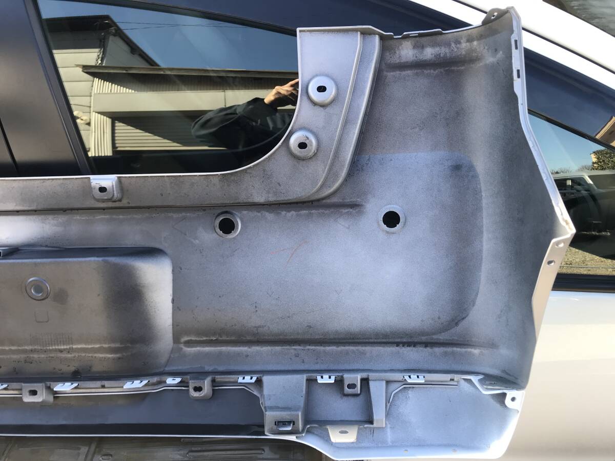 ムーヴキャンバス　ＬＡ８５０系　リアバンパー　ＸＬ８　グレーとパールのツートン　令和４年式_4