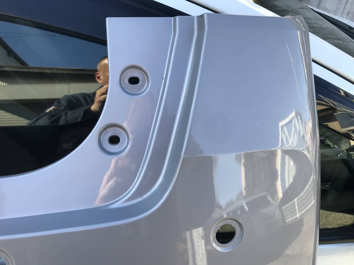 ムーヴキャンバス　ＬＡ８５０系　リアバンパー　ＸＬ８　グレーとパールのツートン　令和４年式_6