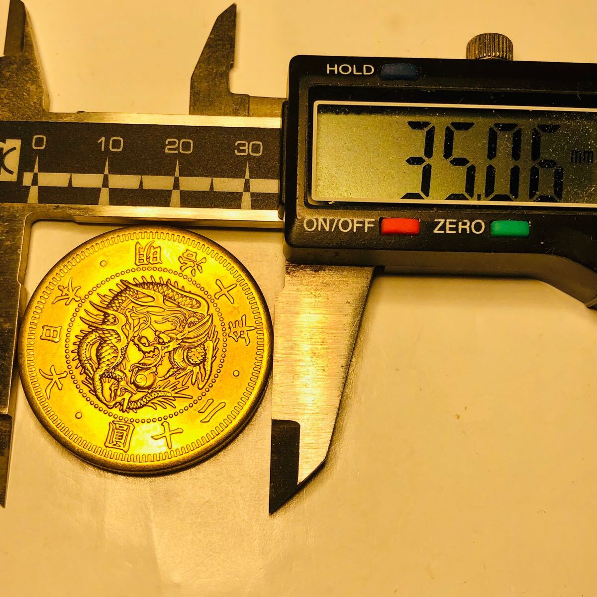 金貨　旧二十圓金貨　明治10年　菊の御紋　大日本 古銭 竜 蔵品　骨董品 金貨 旧二十圓金貨 明治10年 菊の御紋 大日本 古銭 竜 蔵品 骨董品