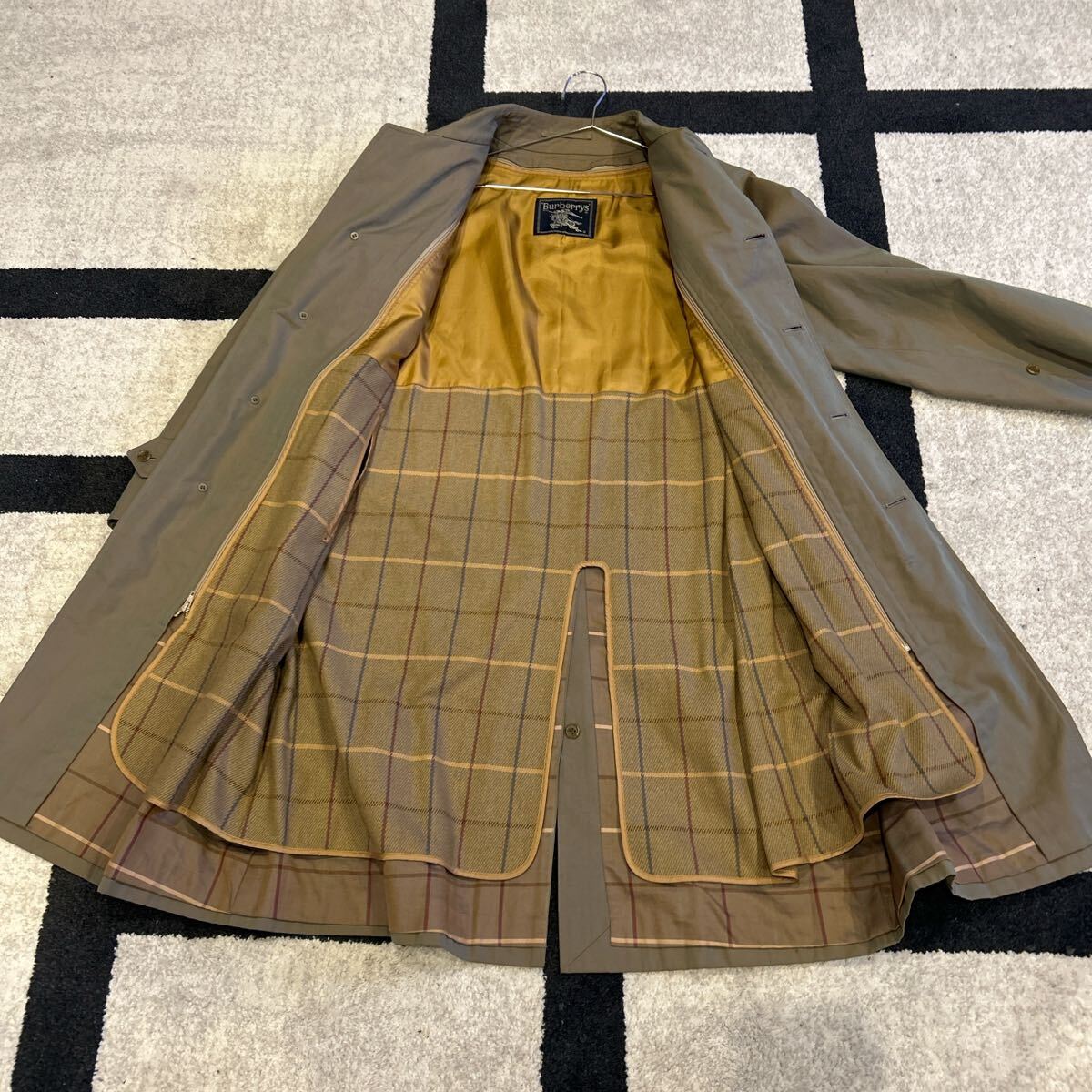 19 バーバリー Burberry ノバチェック ステンカラーコート 光沢