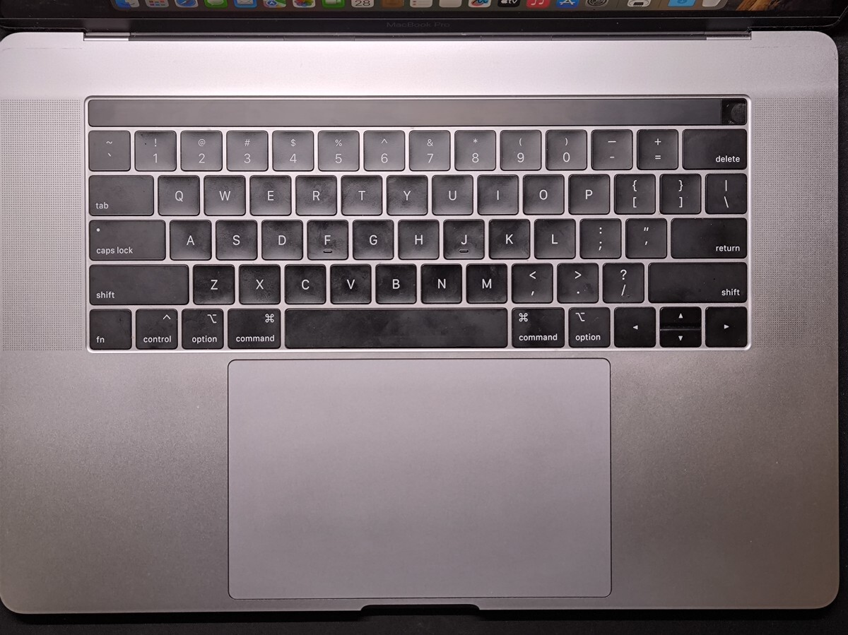 Apple MacBook Pro (15-inch， 2018) 6コアIntel Core i7 2.6Ghz