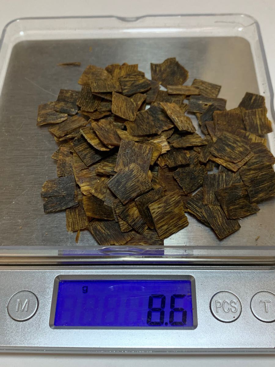 □伽羅□香木 極品伽羅 角割 8.6g 聞香用香木 ☆香道 茶道｜沈香 伽羅