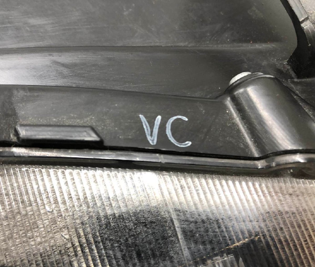 ♪良品♪レヴォーグ VM4/VMG 前期 純正 ヘッドランプ 右 LED ICHIKOH1877 刻印VC（Z14-70ｍ）