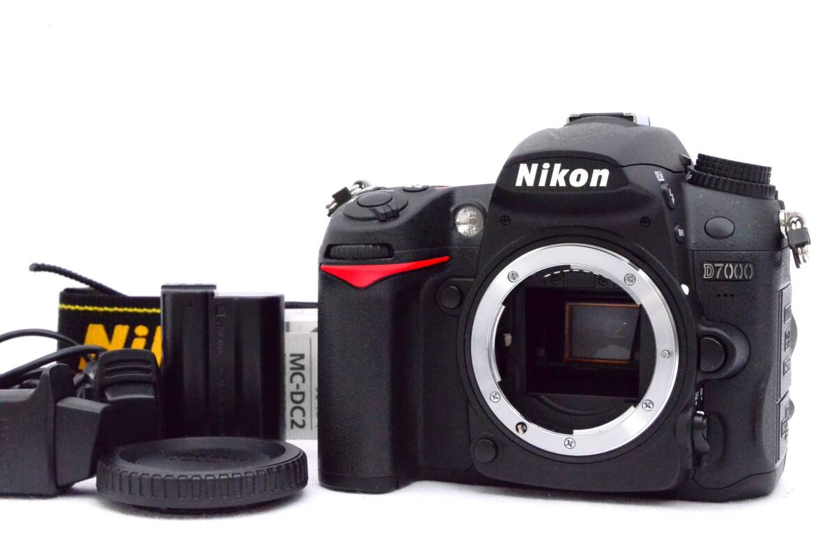 人気 Nikon ニコン D7000 デジタル一眼カメラ ボディ 付属品多数_1