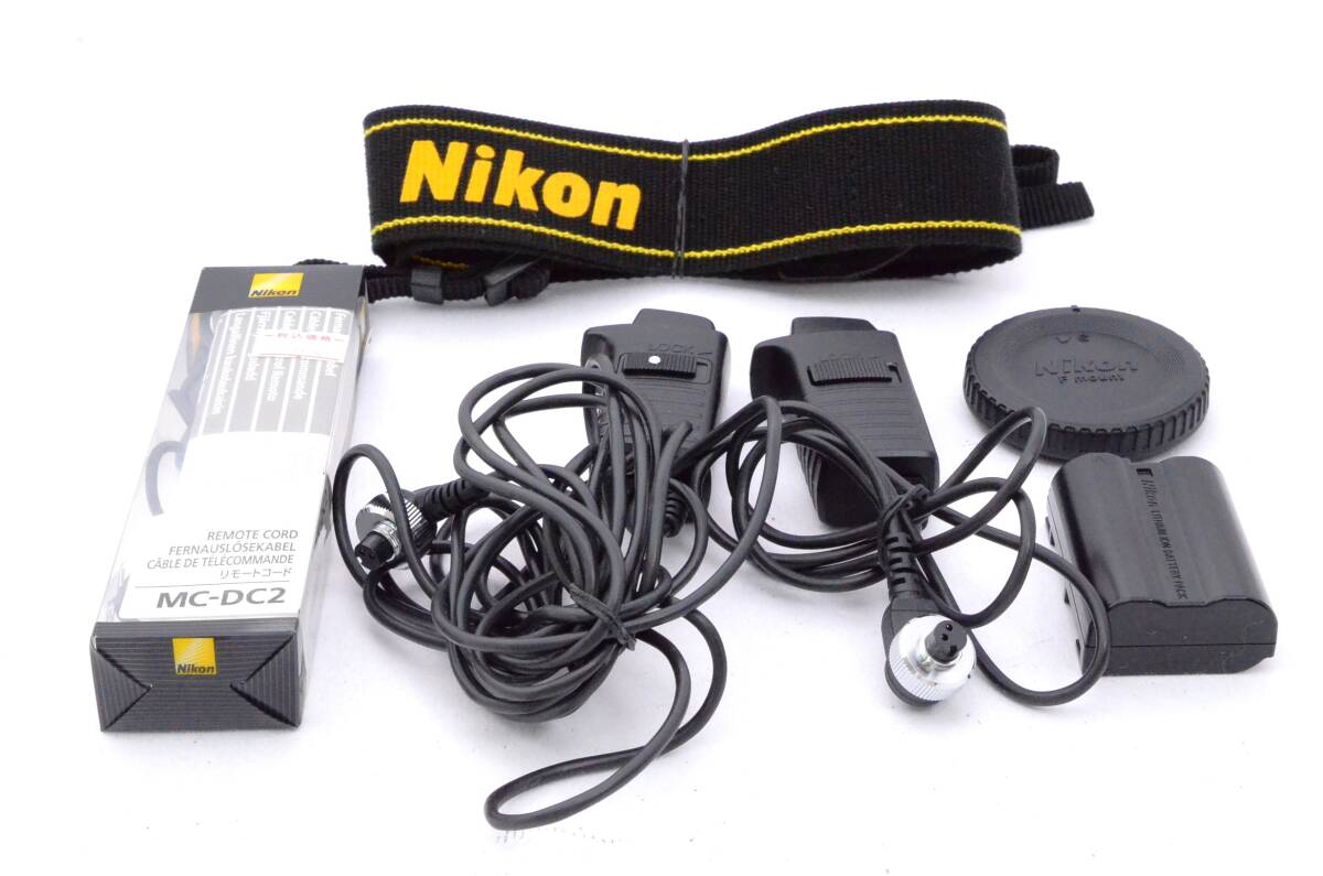 人気 Nikon ニコン D7000 デジタル一眼カメラ ボディ 付属品多数_10