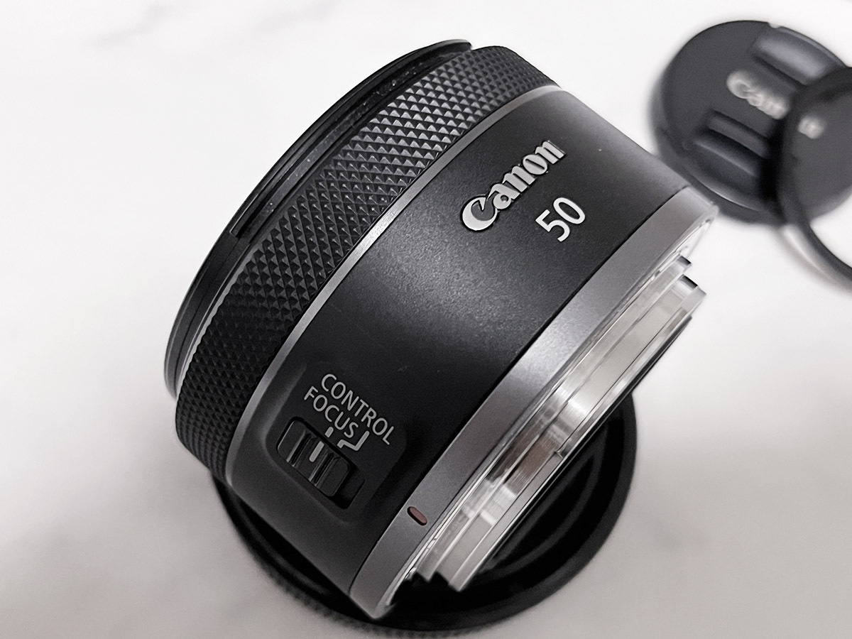 ■Canon キヤノン RF50mm F1.8 STM 極上美品 花形フード・フィルター付き_4