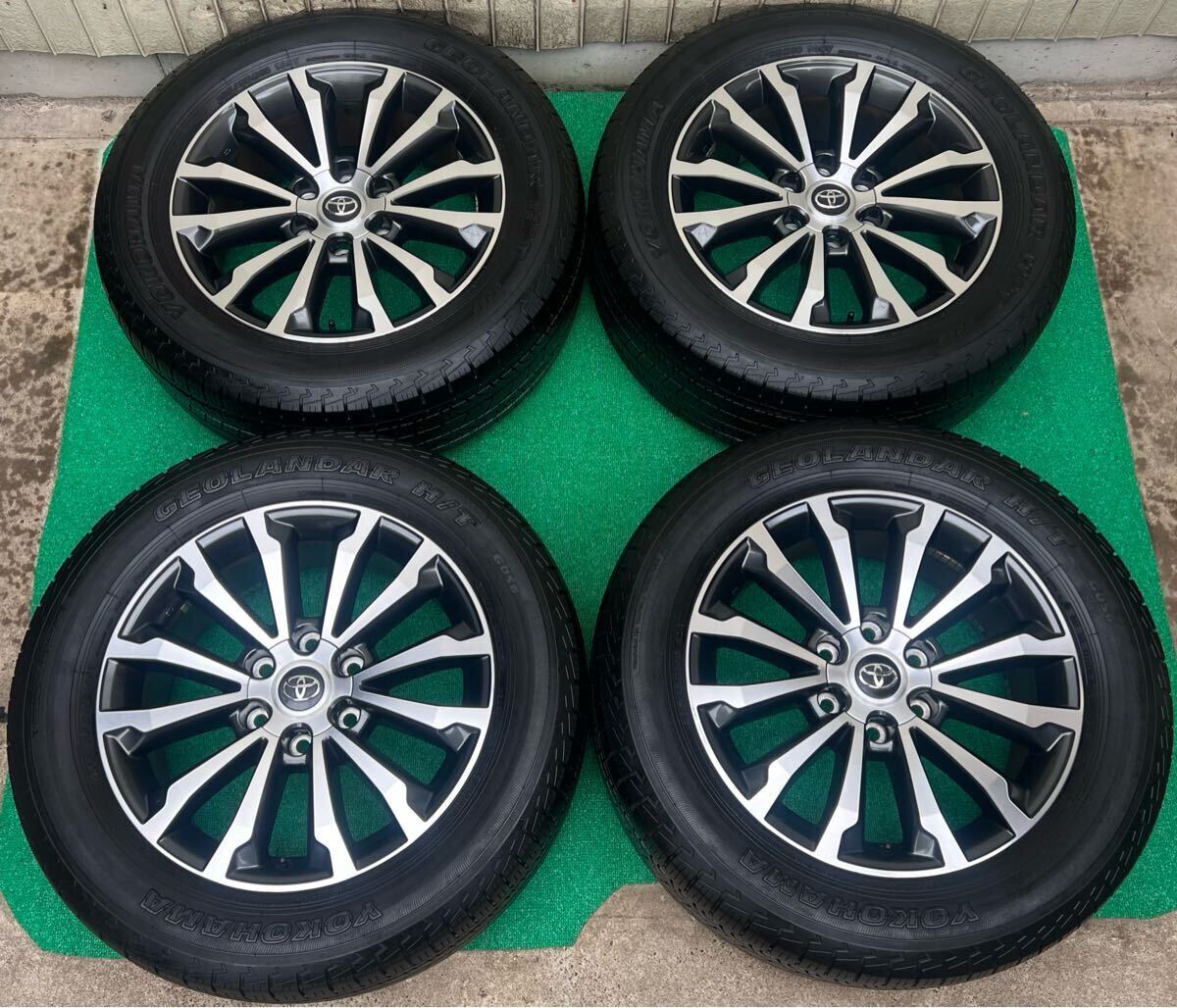 新車外し 超美品 トヨタ ランドクルーザープラド 後期 純正19インチ
