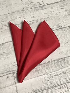 新品未使用　ポケットチーフ　還暦祝い　赤色　真っ赤　ツイール レッド　シルク100% 無