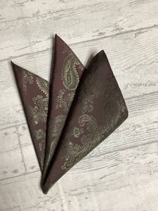 新品未使用 高級ポケットチーフ 日本製　グリーン系　エンジベース　ペイズリー柄　イタ