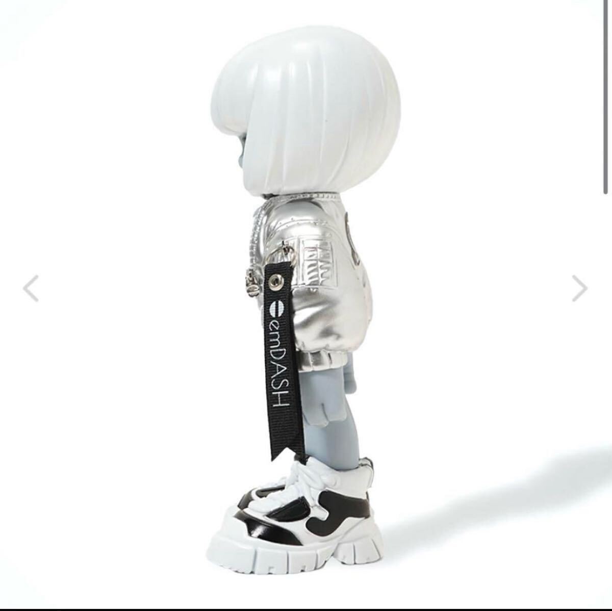 新品・正規品】emDASH x SNKRDUNK MOVE Metallic SD Metallic ソフビ