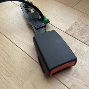 アバルト500 595 695　FIATフィアット500　シートベルトキャッチ