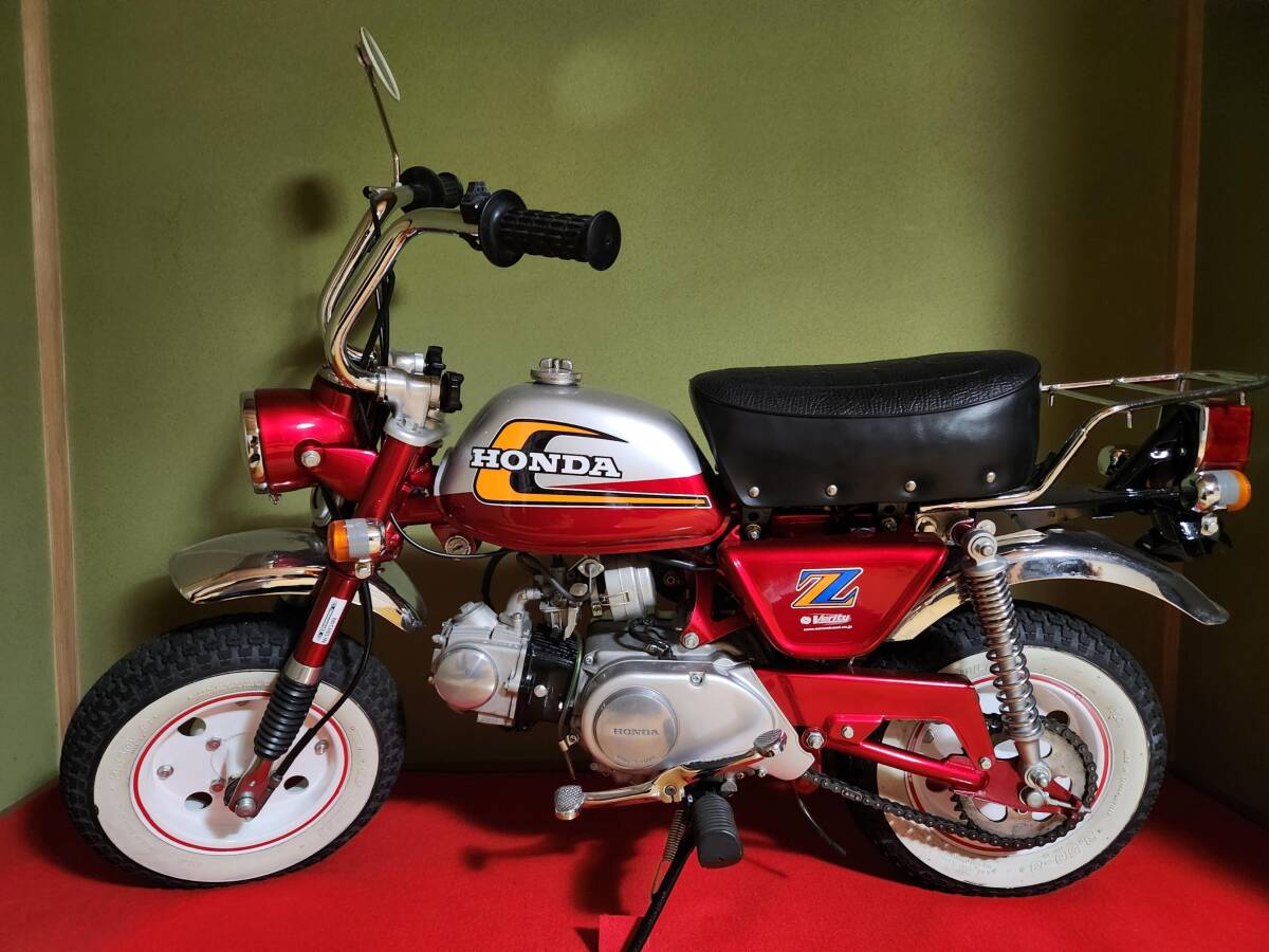 ☆ホンダモンキー4Lフルレストア済み初期型塗装床の間に飾っています 