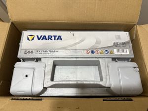 美品VARTA E44バルタ 自動車バッテリー 77Ah 780Aドイツ製 輸入車国産車対応