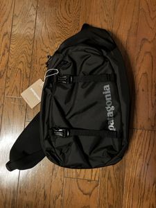 新品タグ付き パタゴニア アトムスリング 8L ブラック 48262 2025年 patagonia ボディバ