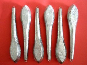 胴突オモリ　150号　6個.　関門工業