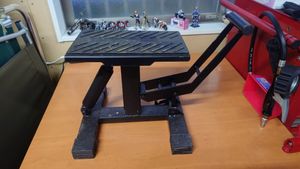 オフロード用スタンド　メンテナンススタンド