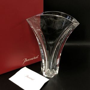 クリスタル花瓶の値段と価格推移は？｜52件の売買データからクリスタル