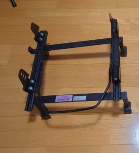 プレオ　 シートレール　ジュラン　 レカロ ブリッド　助手席　LH　