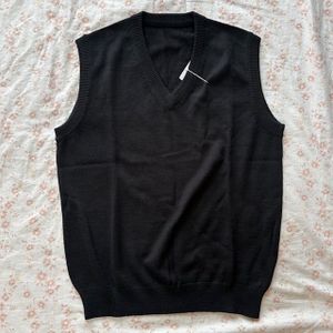 メンズ☆V衿ニットベスト　ウール混　黒無地　サンプル品【L】ブラック　☆新品サンプル