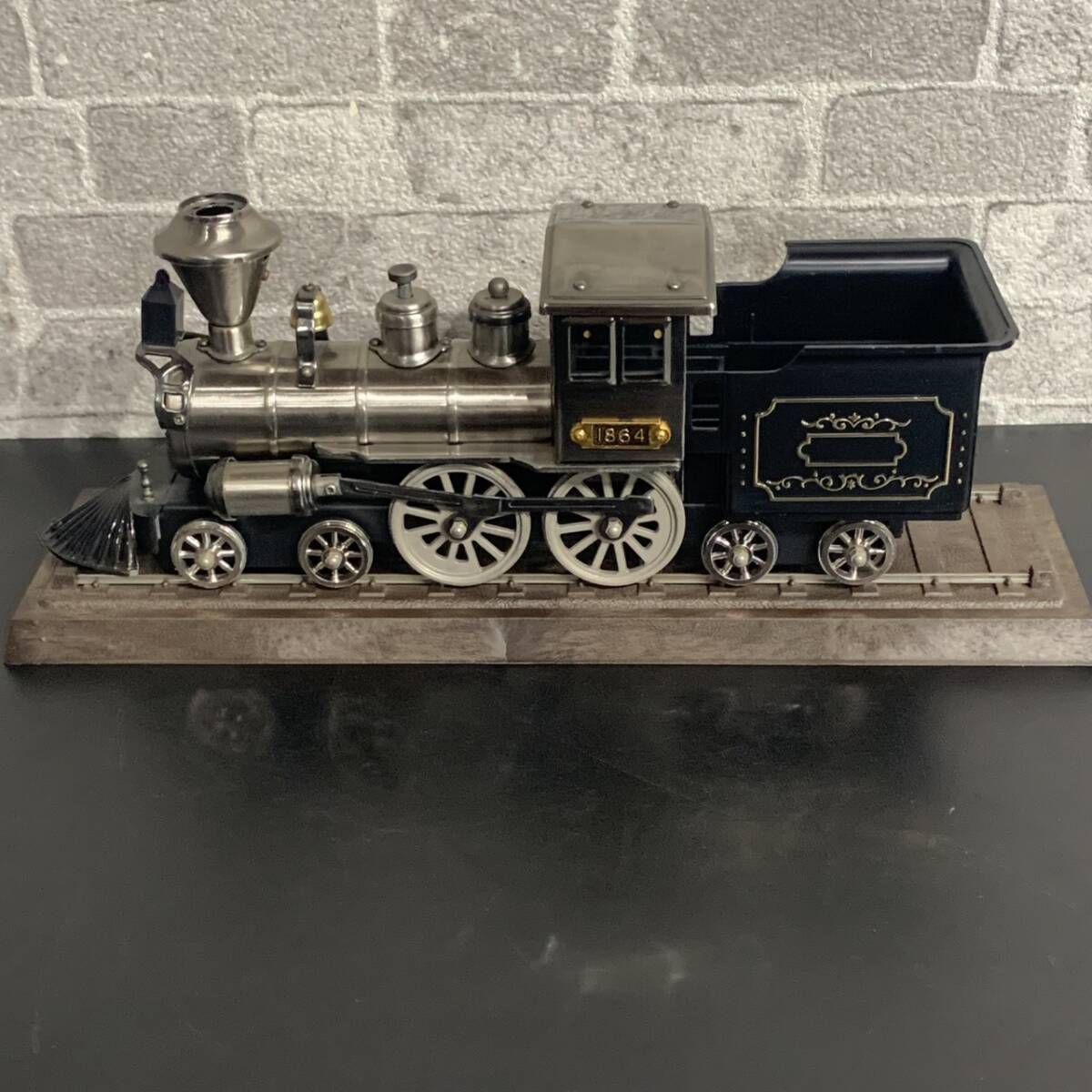 1864 機関車の値段と価格推移は？｜1件の売買データから1864 機関車の