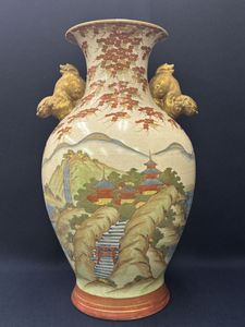 【美品】薩摩焼　金蘭　骨董　壺　大壺　色絵金彩　大花瓶　高さ８３cm　幅４０cm 直径１８cm 薩摩 大 壺の値段と価格推移は？｜21件の売買データから薩摩 大 壺の