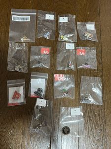 supreme ピンズの値段と価格推移は？｜72件の売買データからsupreme