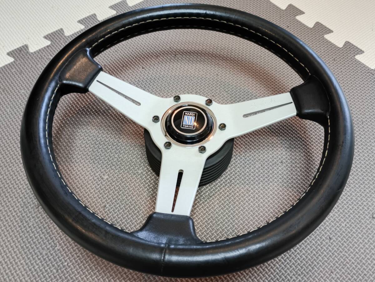 小径33Φ！NARDI「CLASSIC LEATHER」/ナルディ「クラシックレザー