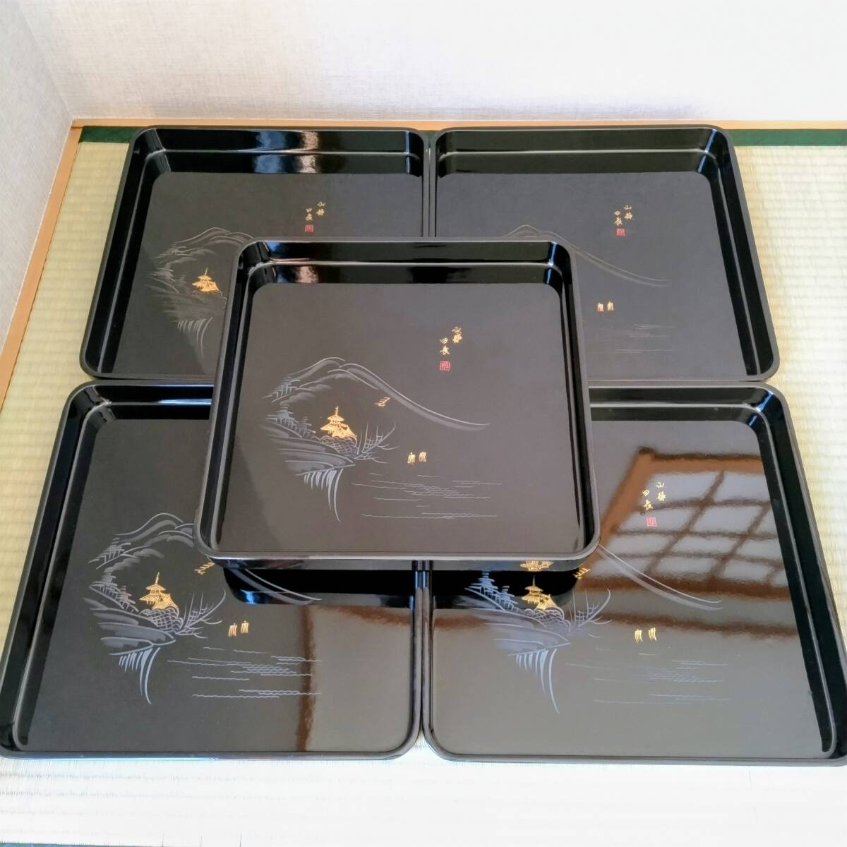 輪島塗 お膳の値段と価格推移は？｜11件の売買データから輪島塗 お膳の