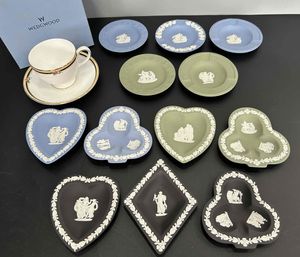 ENGLAND製 ウェッジウッド 中皿 小皿 箱入り [B31332] ウェッジウッド社B&W小さめオーバル皿（横幅18.5cm) イギリス