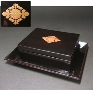 工芸品 971【江戸時代】蒔絵小箱 梨地 松竹梅 花輪文 化粧道具箱 香合