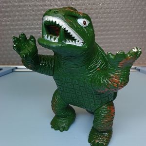 ガメラの値段と価格推移は？｜2186件の売買データからガメラの価値が