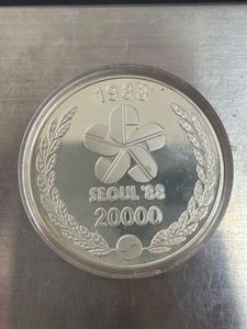 1983 オリンピック 銀貨の値段と価格推移は？｜18件の売買データから