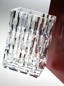 バカラ 花瓶の値段と価格推移は？｜93件の売買データからバカラ 花瓶の