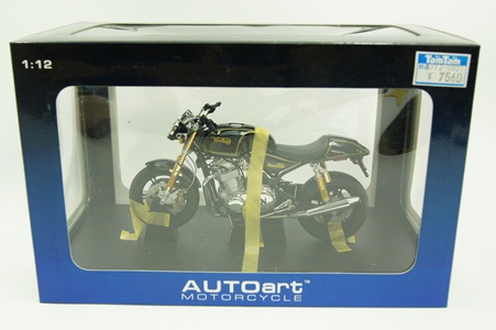 1⁄12 AUTOart NORTON 952 COMMANDO Diecast Car Model