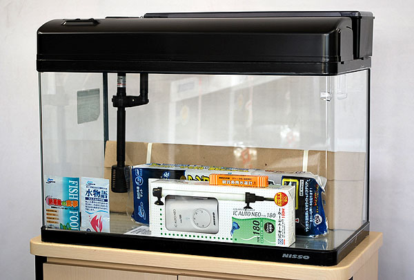 ニッソー ６０cm曲げガラス水槽 熱帯魚飼育セット セット 売買されたオークション情報 Yahooの商品情報をアーカイブ公開 オークファン Aucfan Com