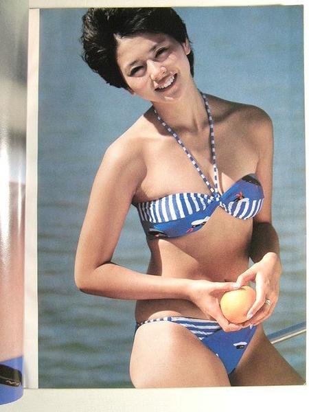 小泉今日子ビジュアルソングブック 水着 小泉今日子 売買されたオークション情報 Yahooの商品情報をアーカイブ公開 オークファン Aucfan Com