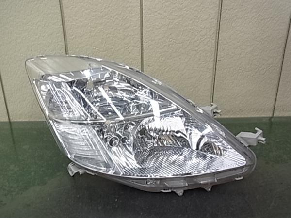 2127741△ アイシス L　ZNM1#/ANM1#　中期　右ライト　ハロゲン