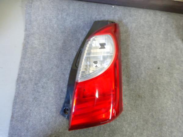HB25S キャロル　右　テールランプ