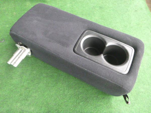 ストリーム ＲＳＺ ＲＮ８ セカンドシート用アームレスト ＠4093