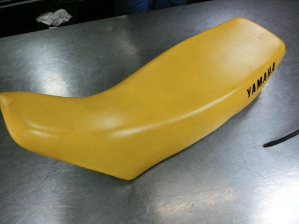 TDR250 純正シート☆3NR、逆車、2YK