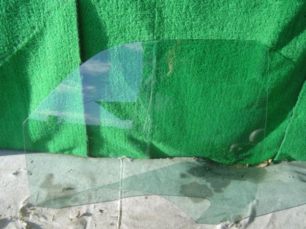 U#188 エスカレード ESV 04y 純正左フロントドアガラス 左前