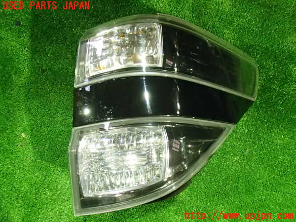 1UPJ-11111530]ヴェルファイア(ANH20W)右テールランプ 中古