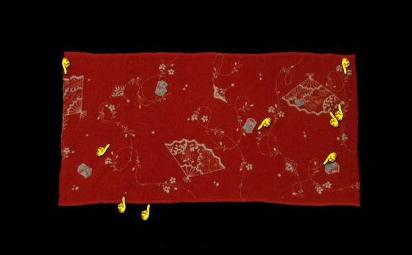 ：和古布材料：正絹江戸縮緬、赤地に扇柄等の端布