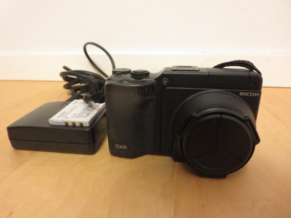 [美品1円~]RICOH GXR デジカメ P10 レンズ 28-300 f=4.9 52.5mm