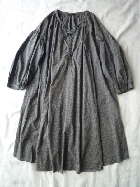 新品 アデュートリステス リバティ　ワンピース