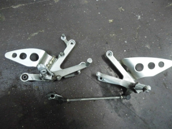 1円売切 TZR250R 3XV 純正ステップ 左右セット ギアペダル折れ