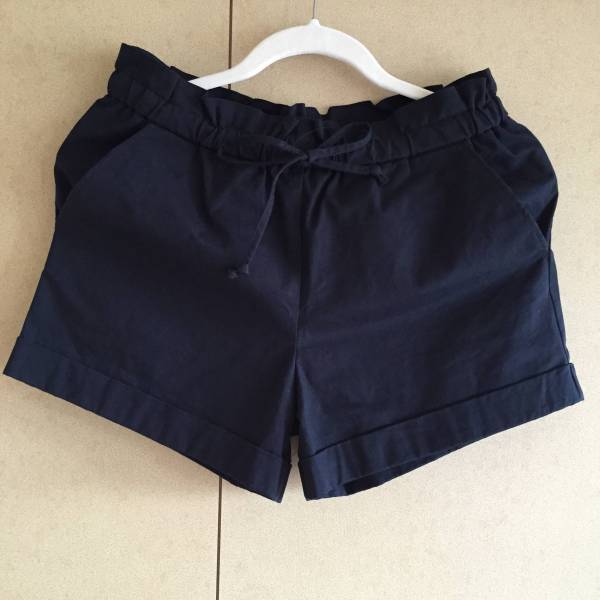 美品 メゾンドリーファーショートパンツ38ネイビー
