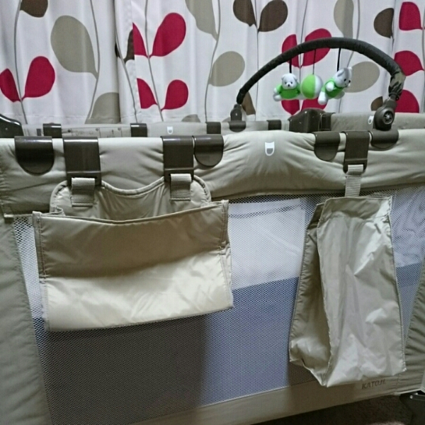 美品☆KATOJI プレイヤード ベビーベッド カトージ 小物入れ