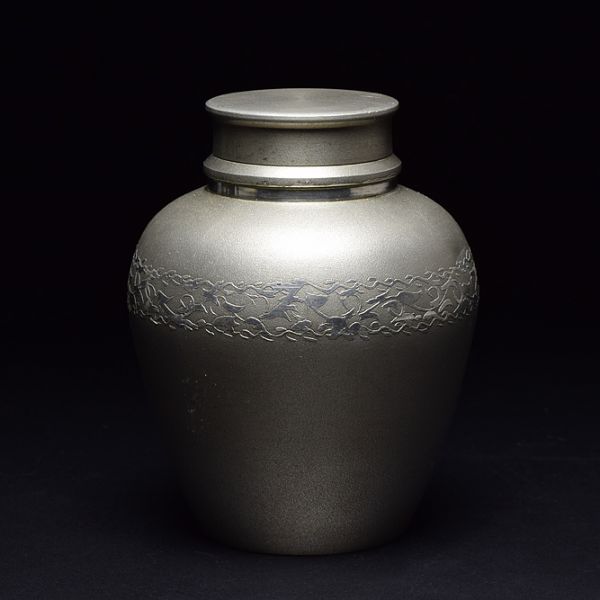 【薩摩岩切製正錫唐草文茶壺】 煎茶道具錫器茶器茶入茶心壺