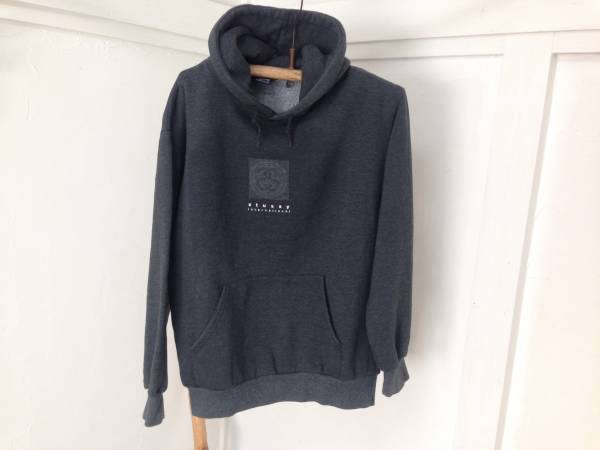 STUSSYステューシー スウェットパーカー　サイズL　送料600円